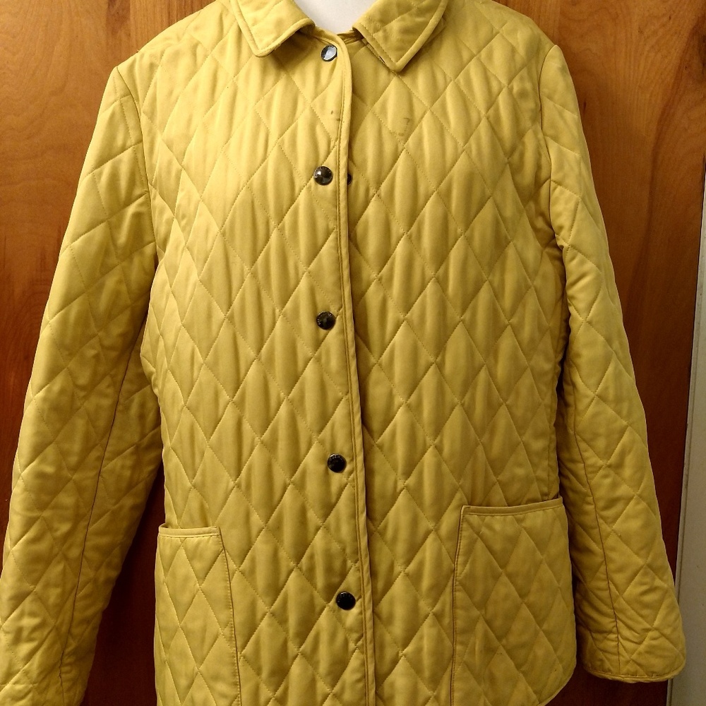 Burberry Quilted Coat yellow color used.